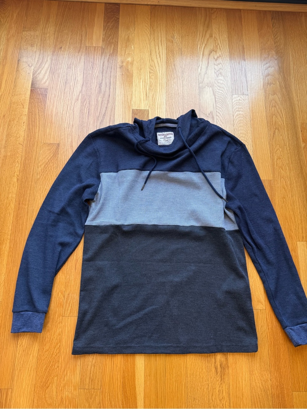 Hudson & Barrow NYC Men’s Textured Hoodie – Size Larg